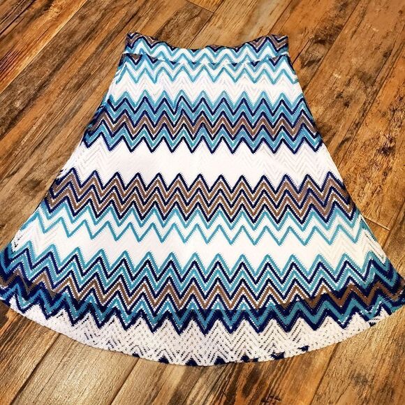 🔹️Zac & Rachel White & Blue Chevron Print Lace Knit Skirt Medium - Picture 2 of 12